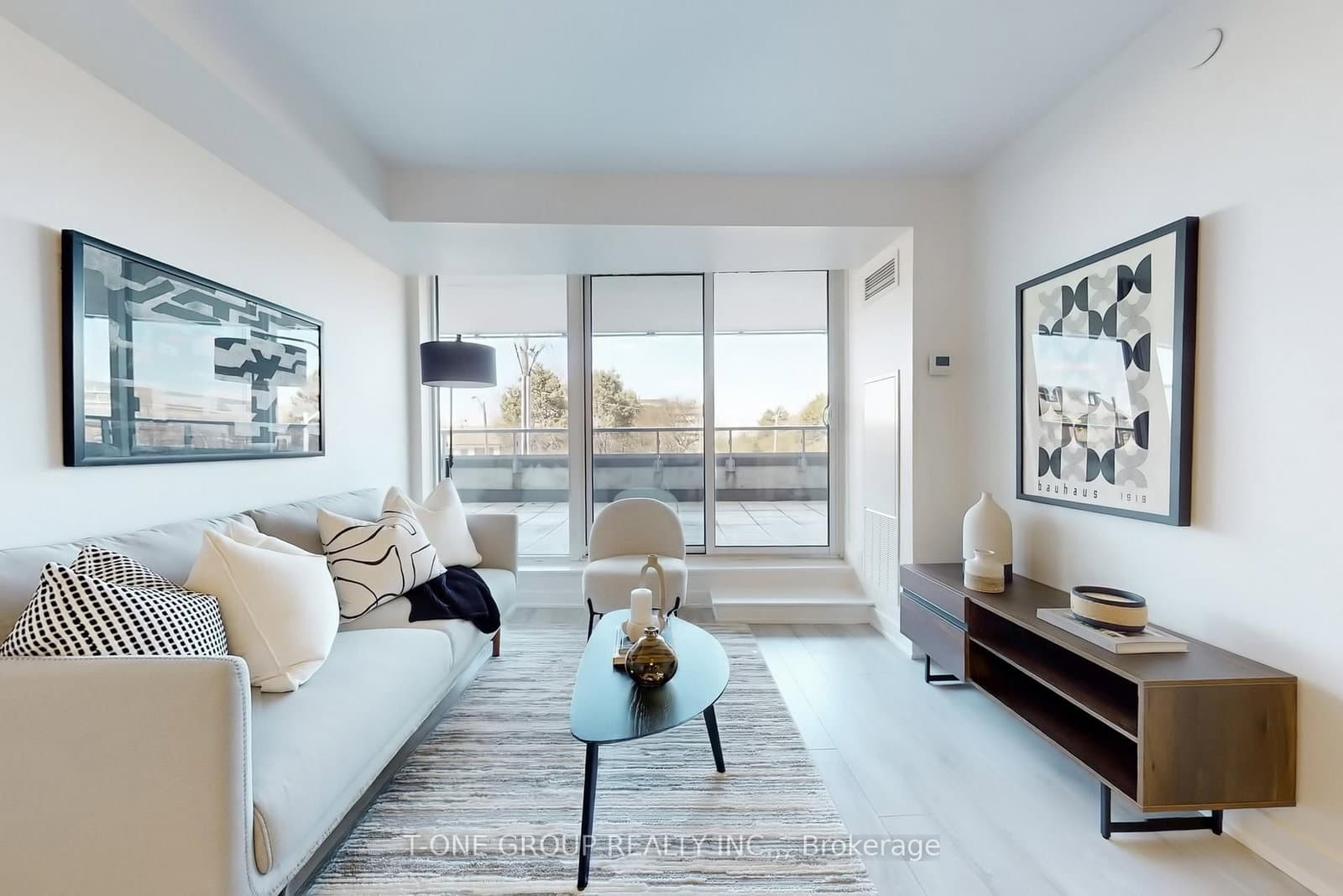 #313 - 160 Flemington Road
