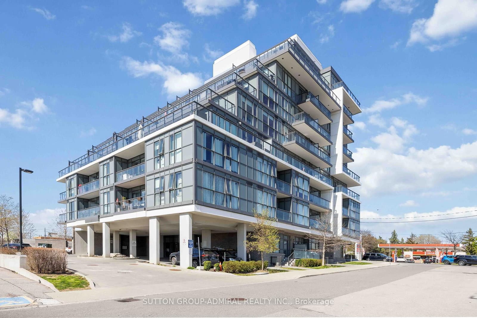 #509 - 16 McAdam Avenue