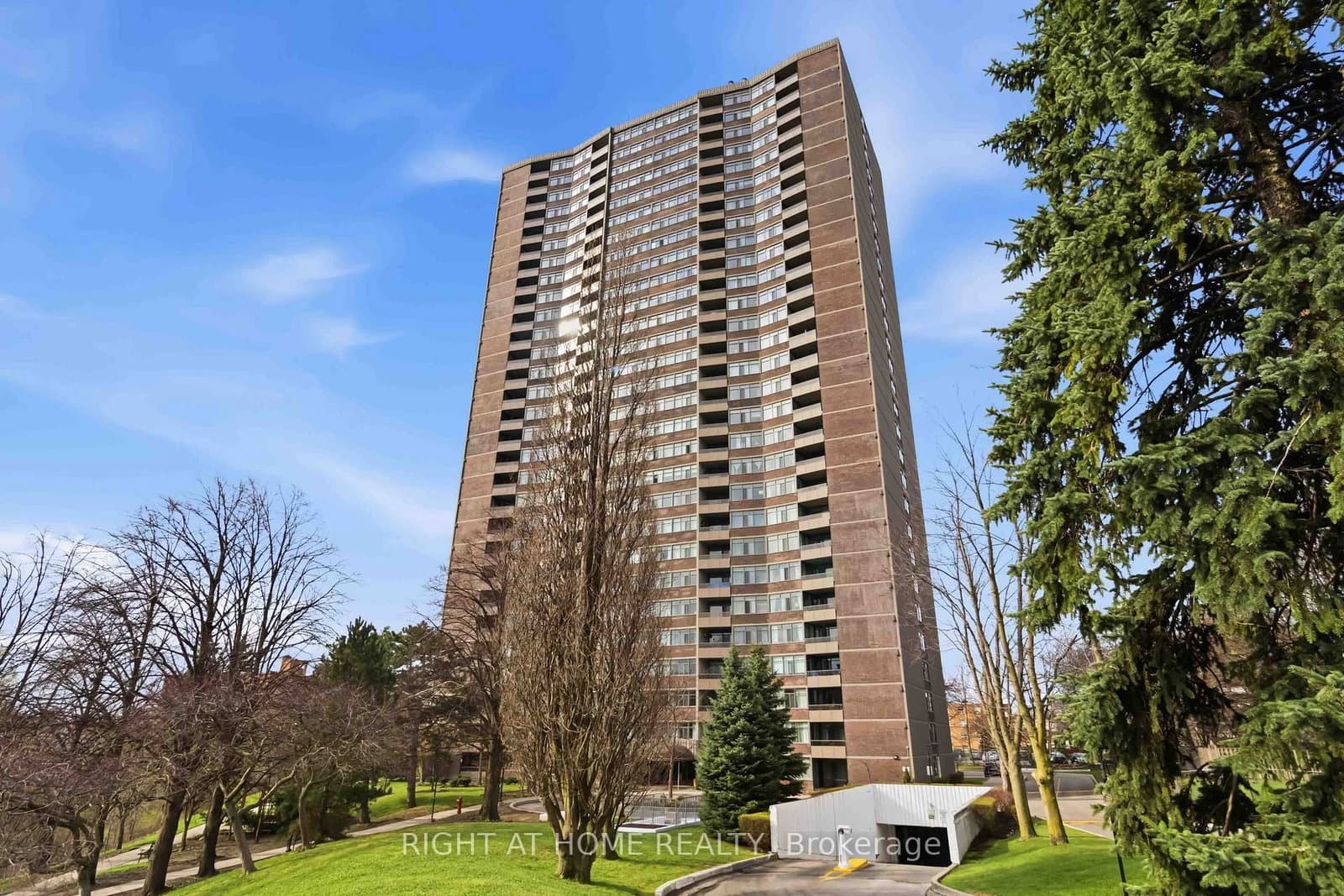 #2107 - 3100 Kirwin Avenue