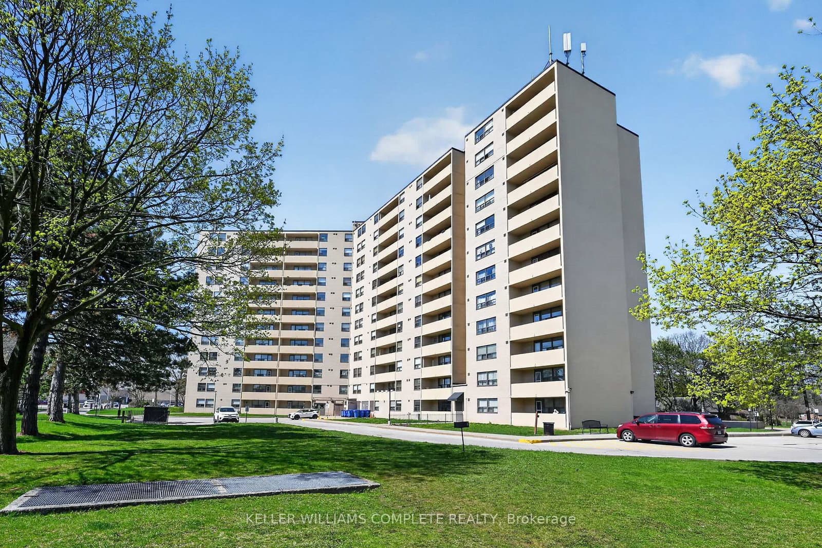 #904 - 700 Dynes Road