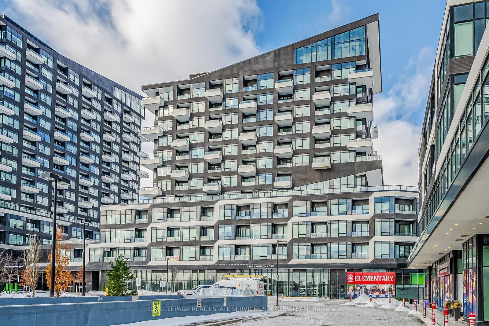 #447 - 2485 Taunton Road