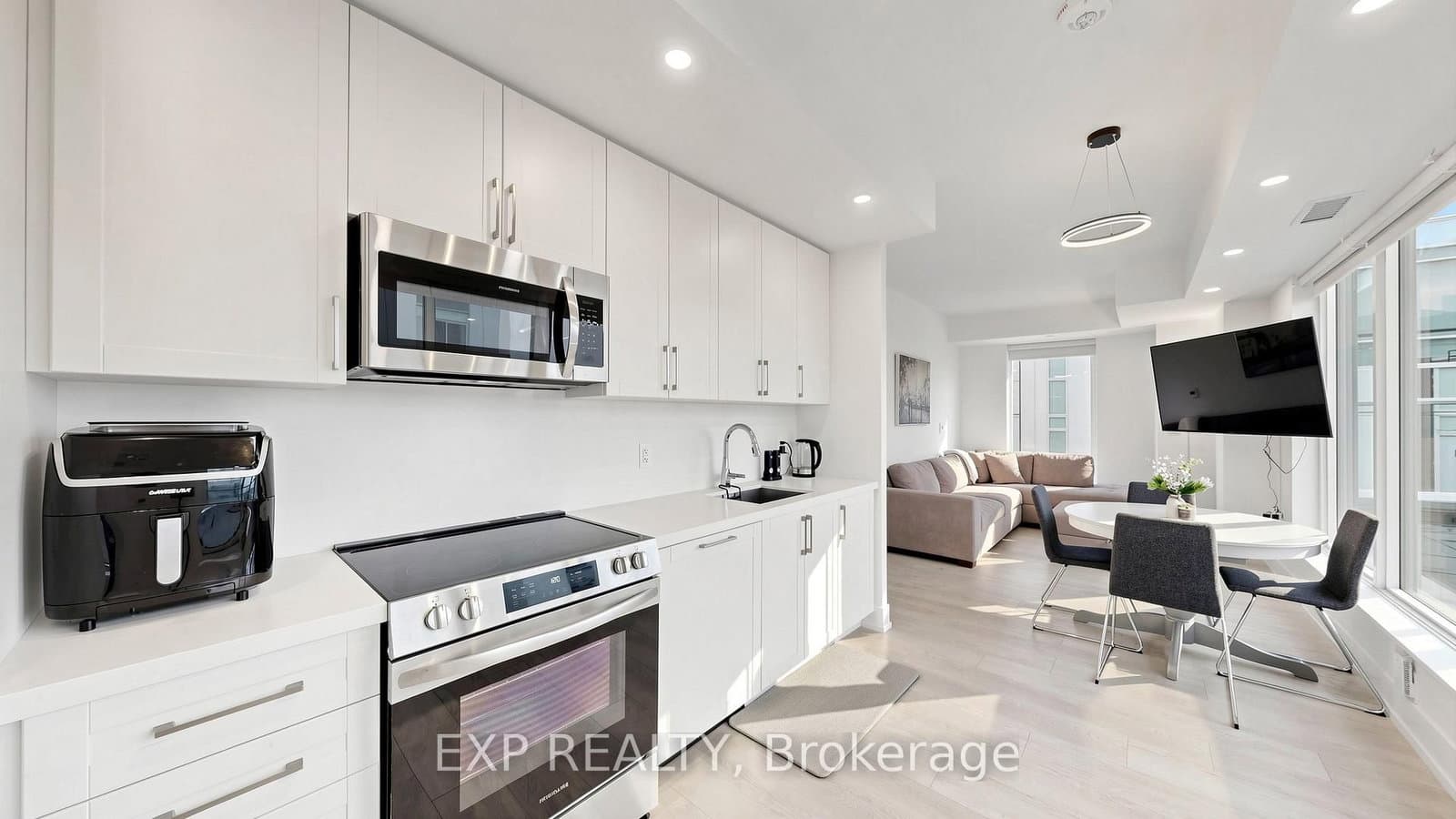 2450 Old Bronte Road, Unit 713
