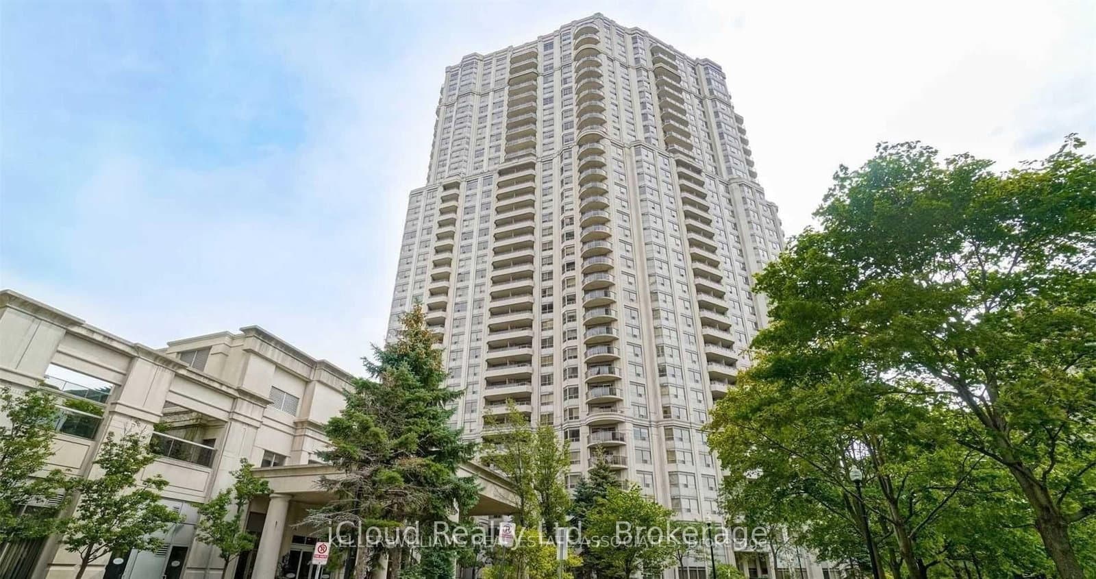 #1008 - 35 Kingsbridge Garden Circle