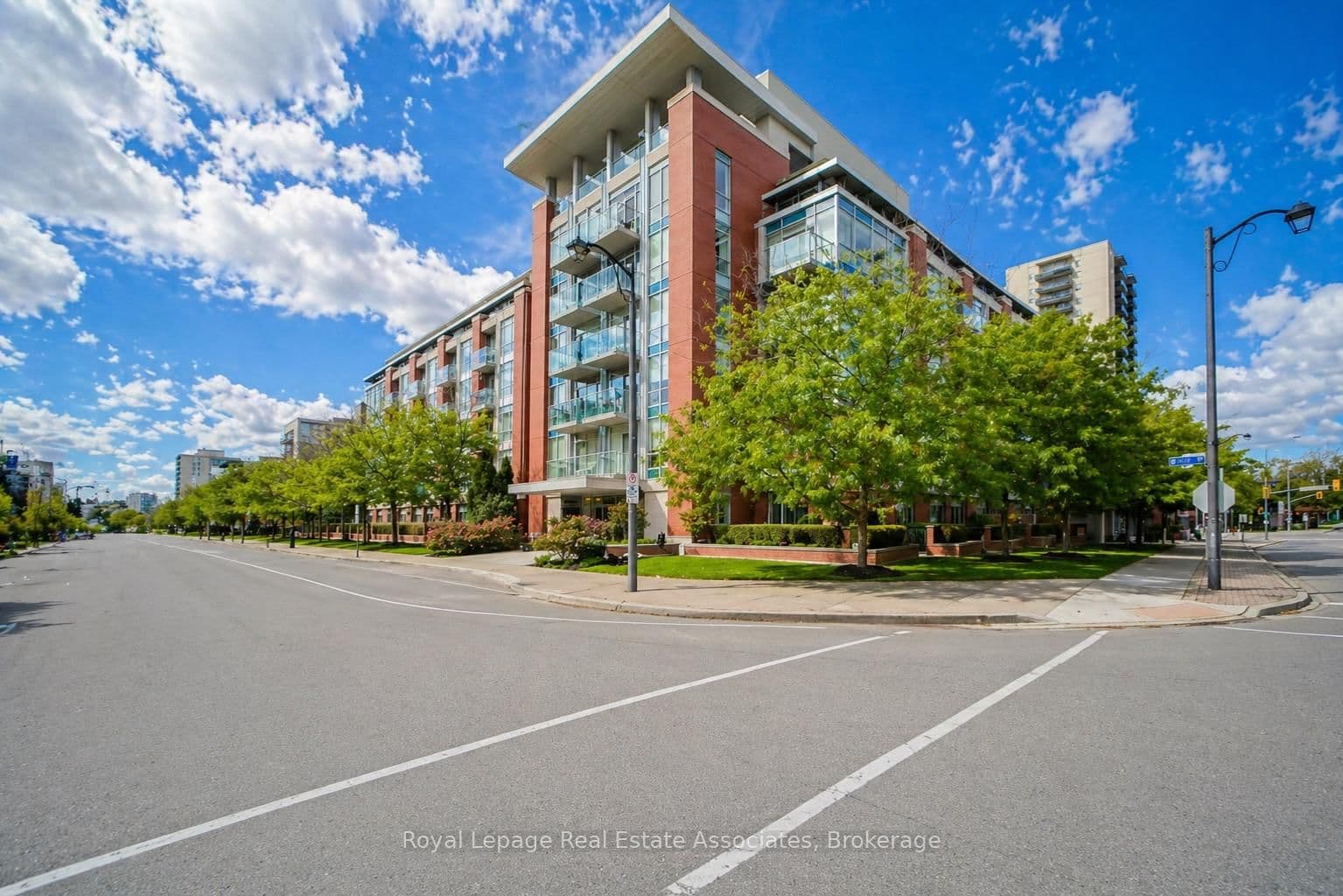 #107 - 80 Port Street E