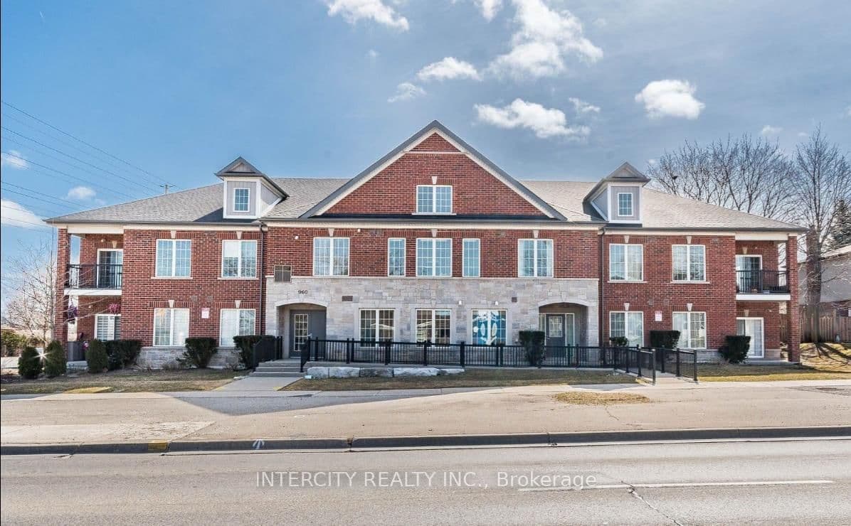 #205 - 960 Bloor Street