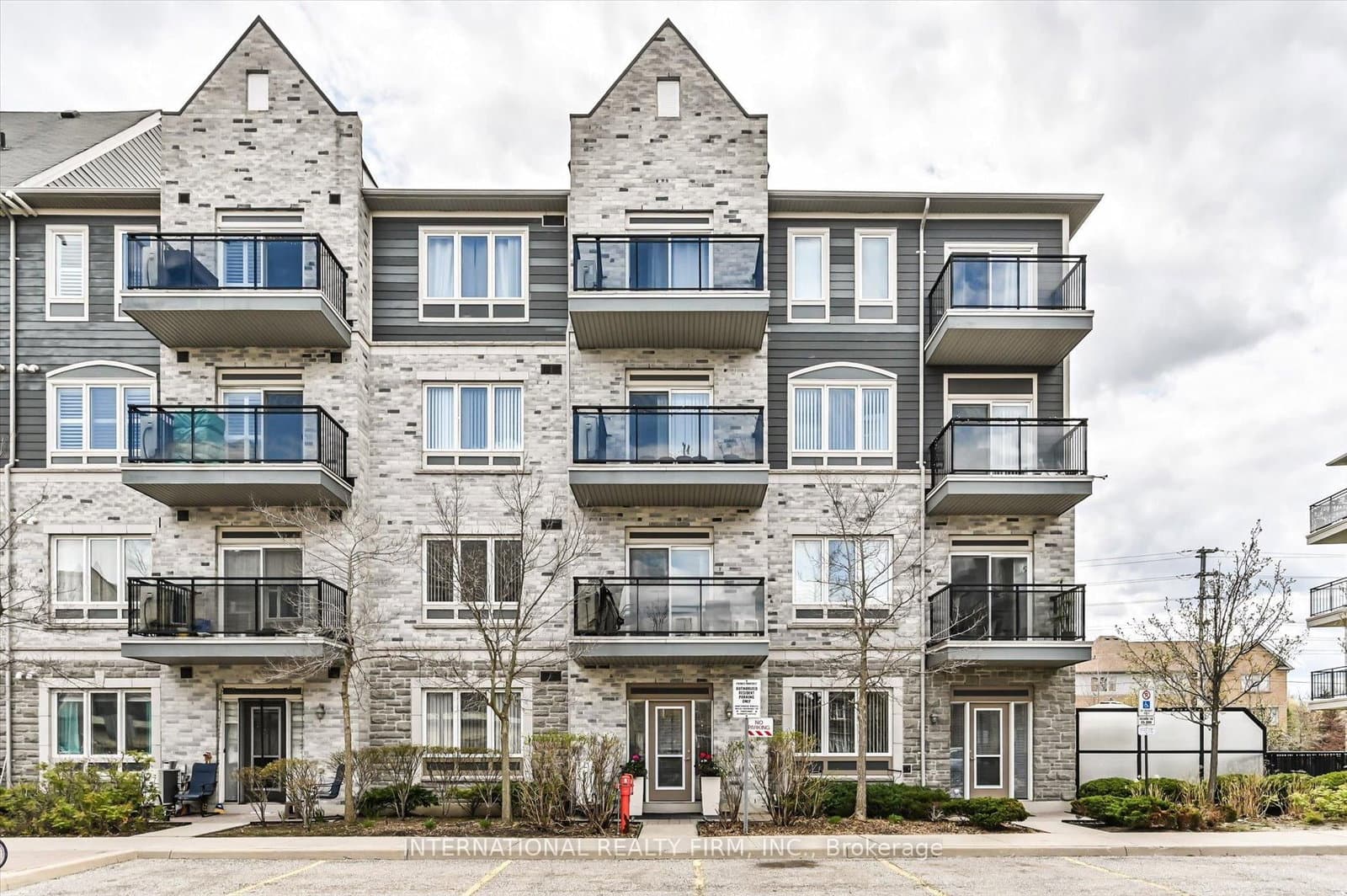 #111 - 3075 Thomas Street