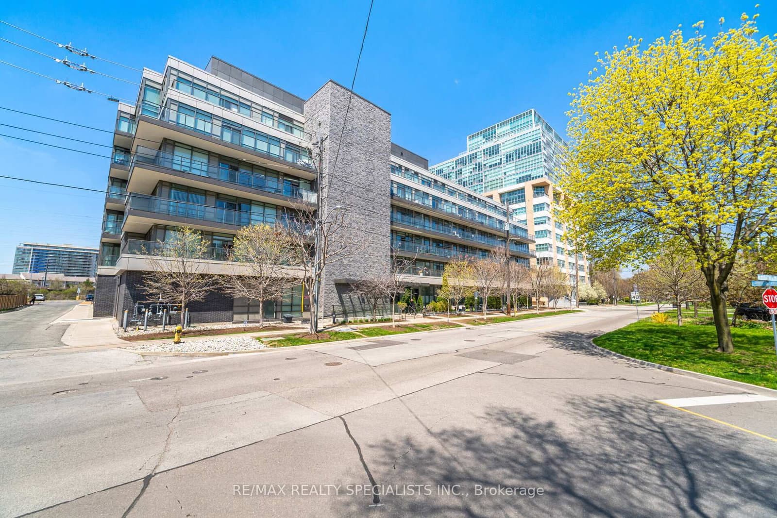 #613 - 8 Fieldway Road
