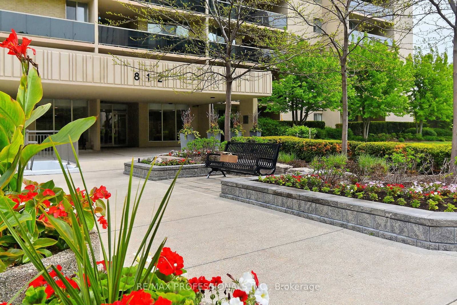 #1504 - 812 Burnhamthorpe Road
