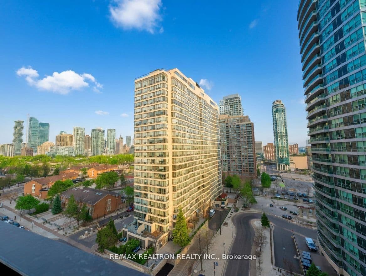 #1011 - 30 Elm Drive W