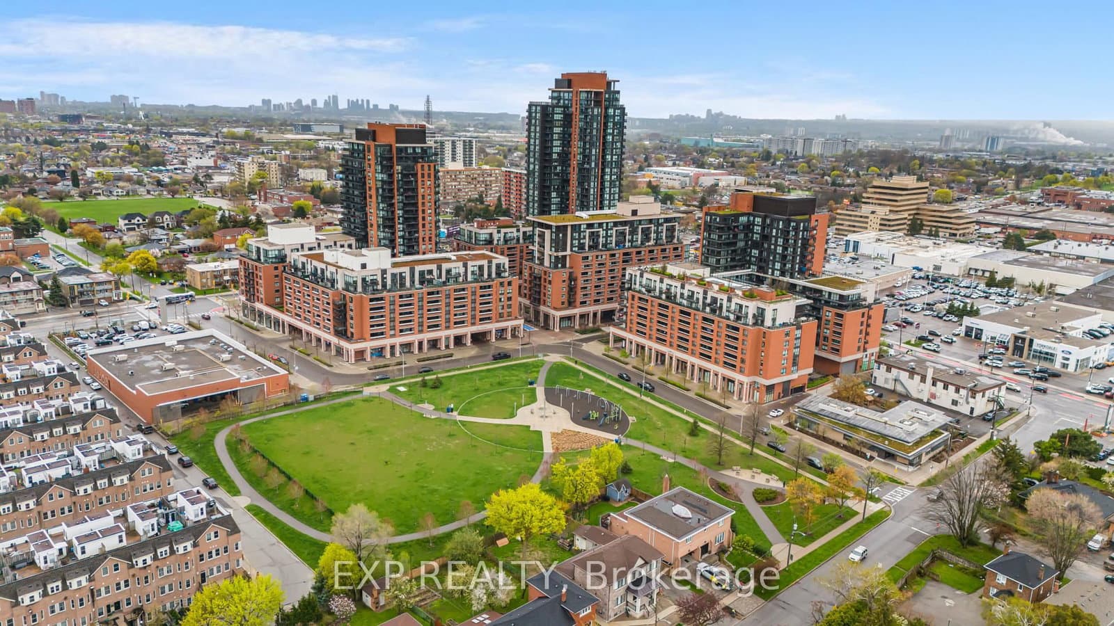 #729 - 830 Lawrence Avenue W