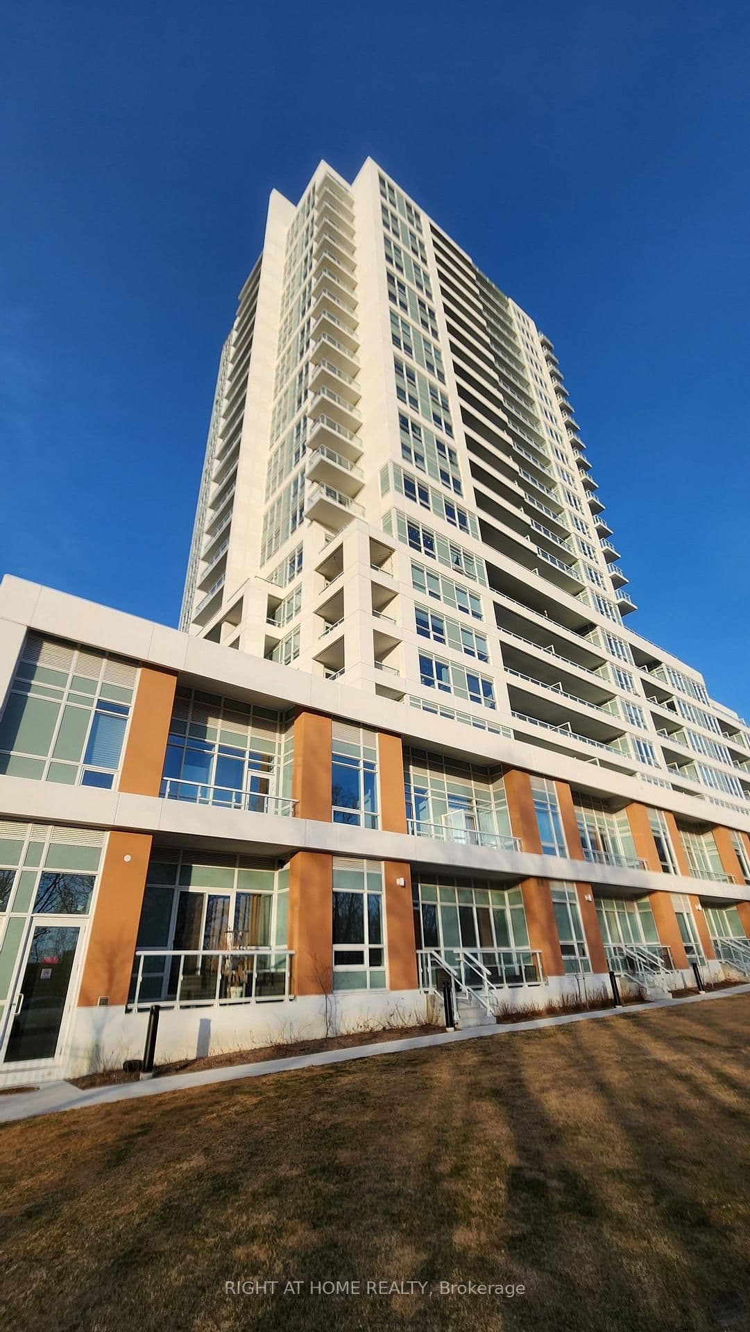 10 Wilby Crescent, Unit 702