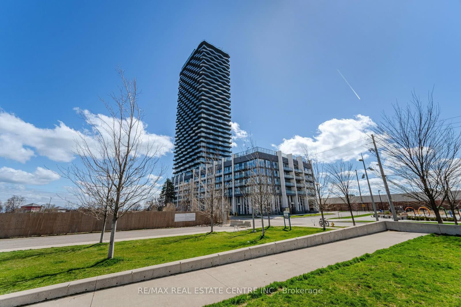 36 Zorra Street, Unit 2606