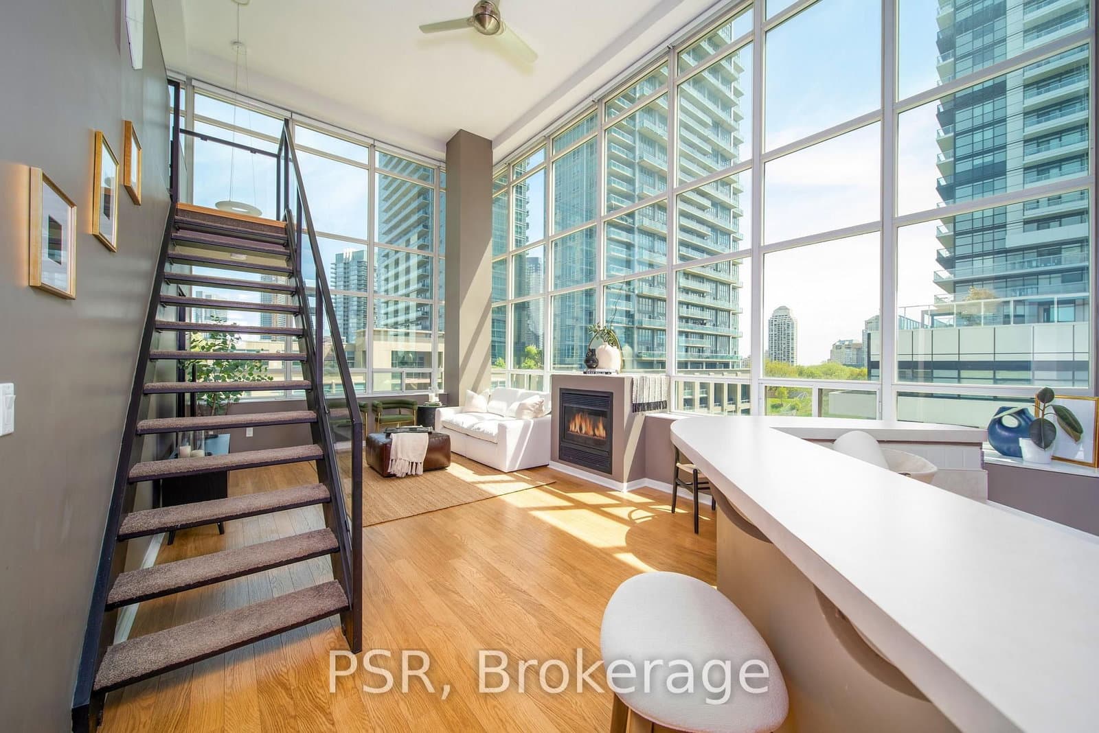 300 Manitoba Street S, Unit 309
