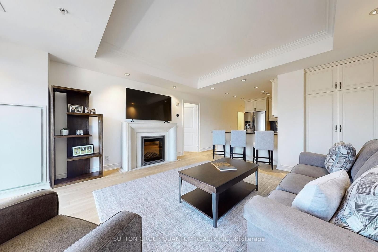 205 Lakeshore Road W, Unit 304