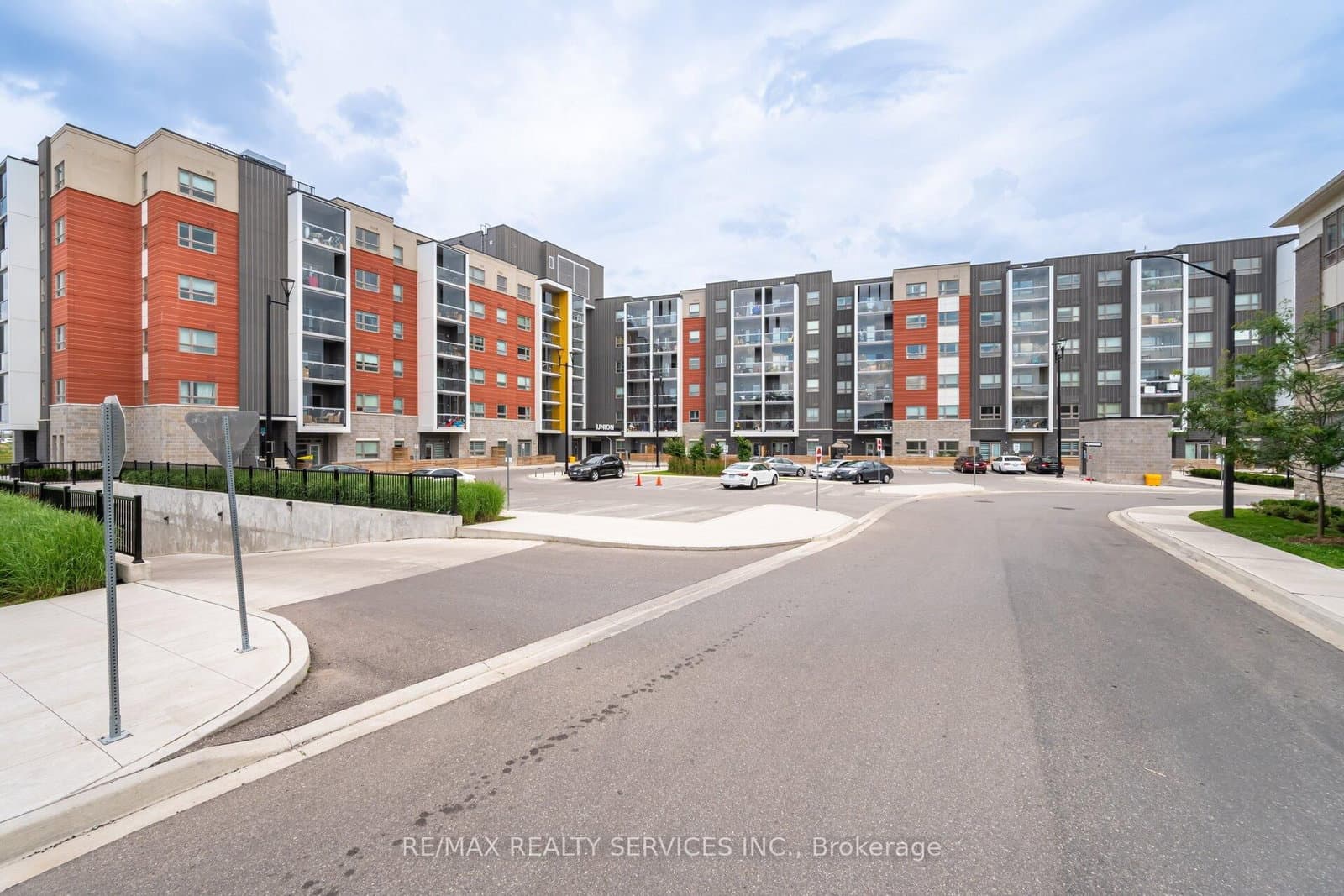 200 Lagerfeld Drive, Unit 607