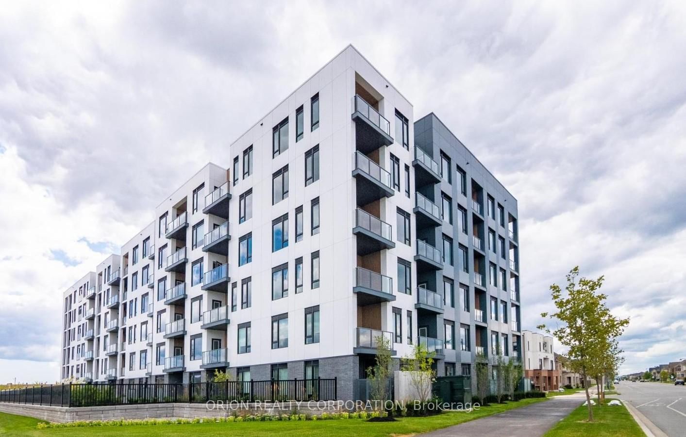 1440 Clarriage Court, Unit 214