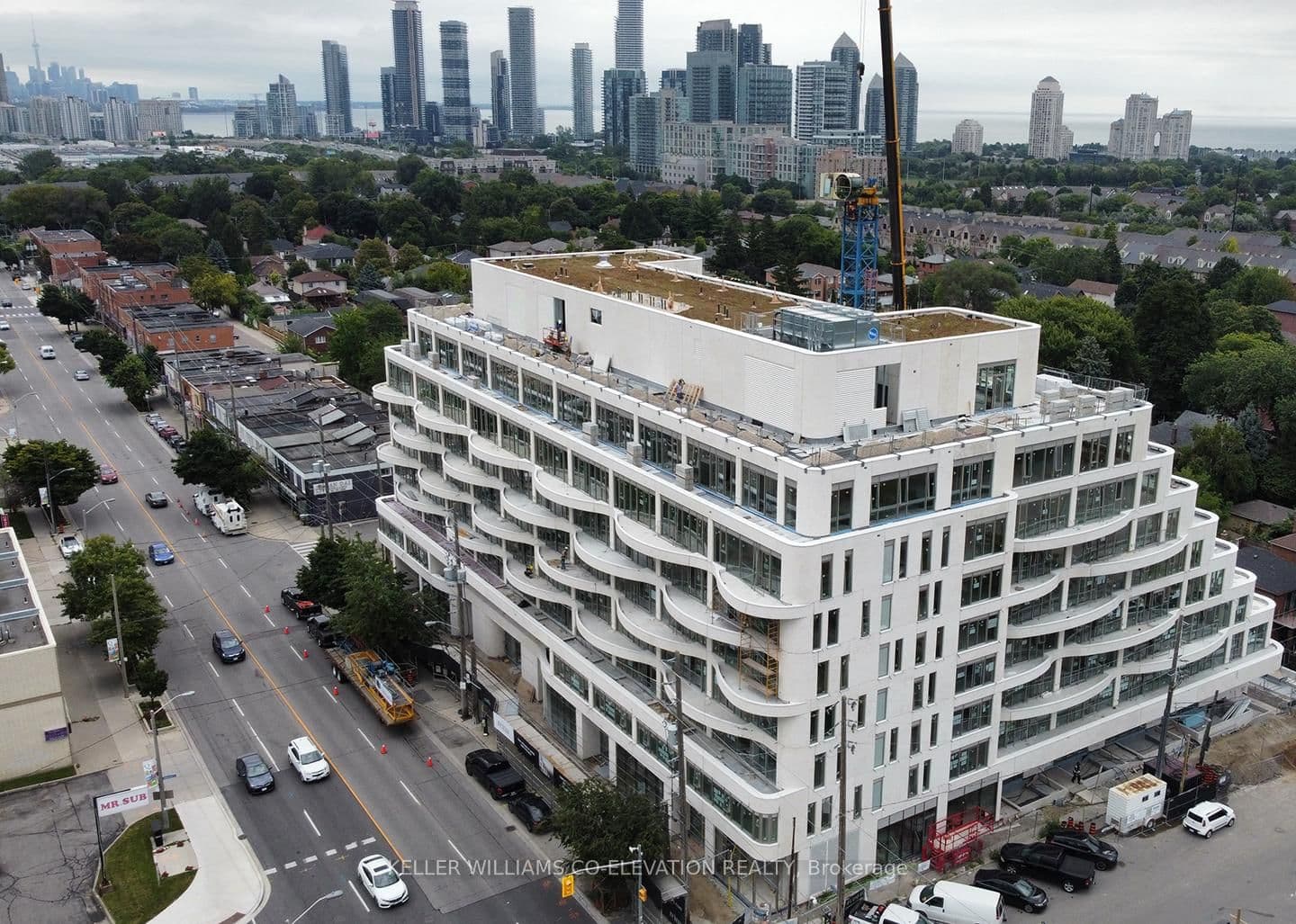 689 The Queensway, Unit 815