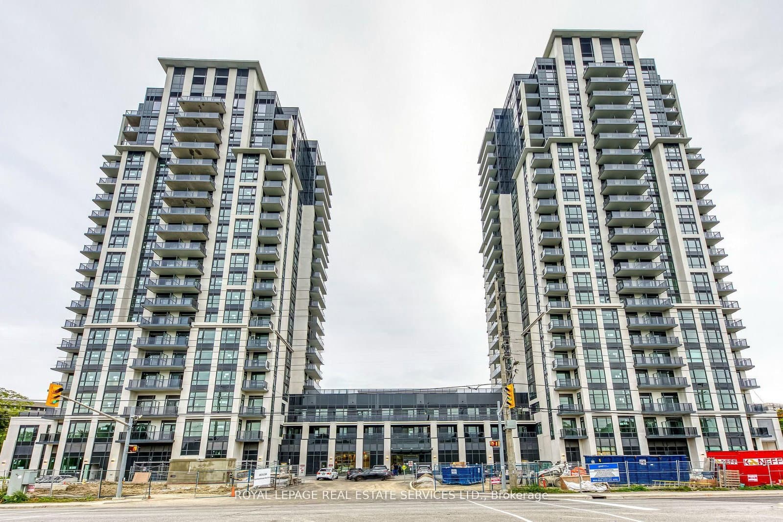 202 Burnhamthorpe Road E, Unit 910W