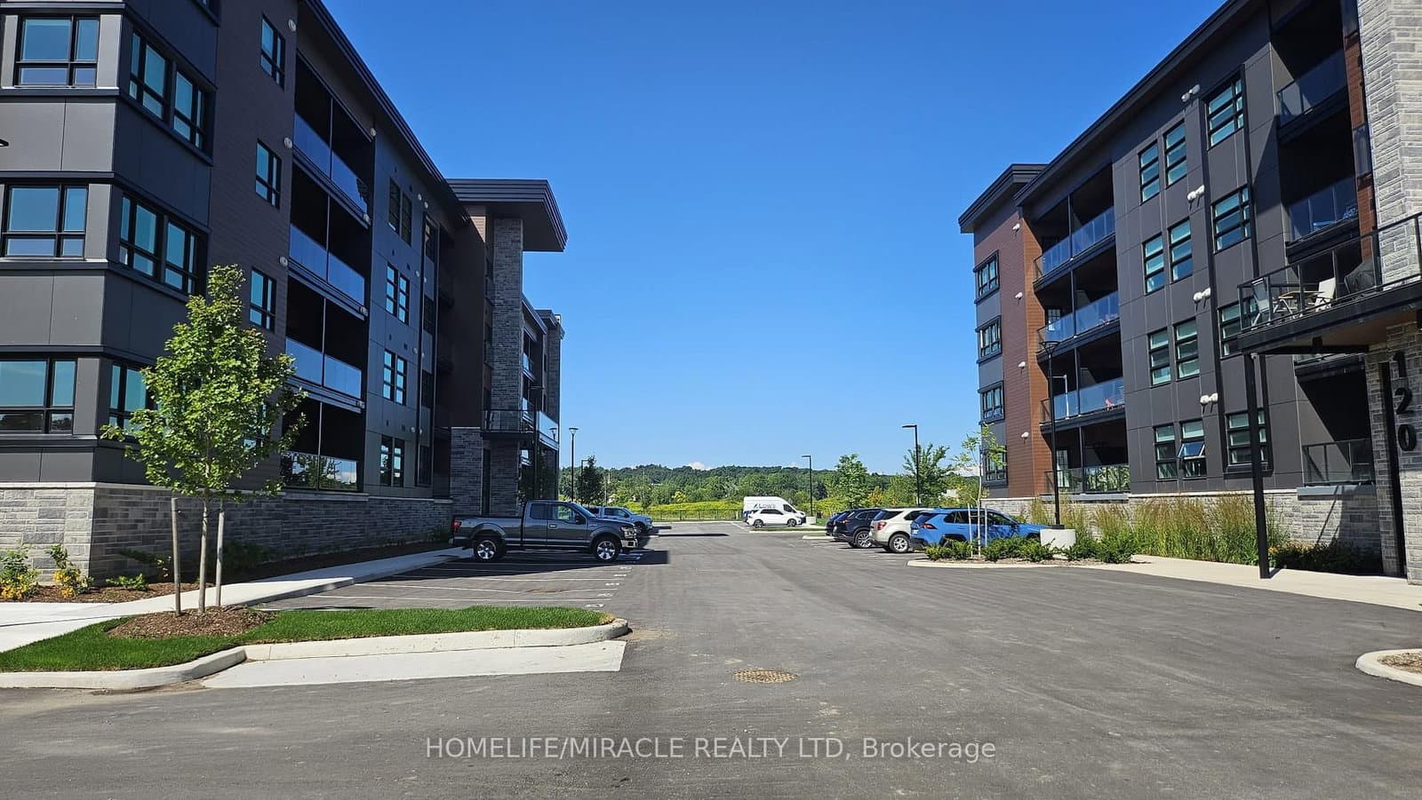 118 Summersides Boulevard, Unit 216