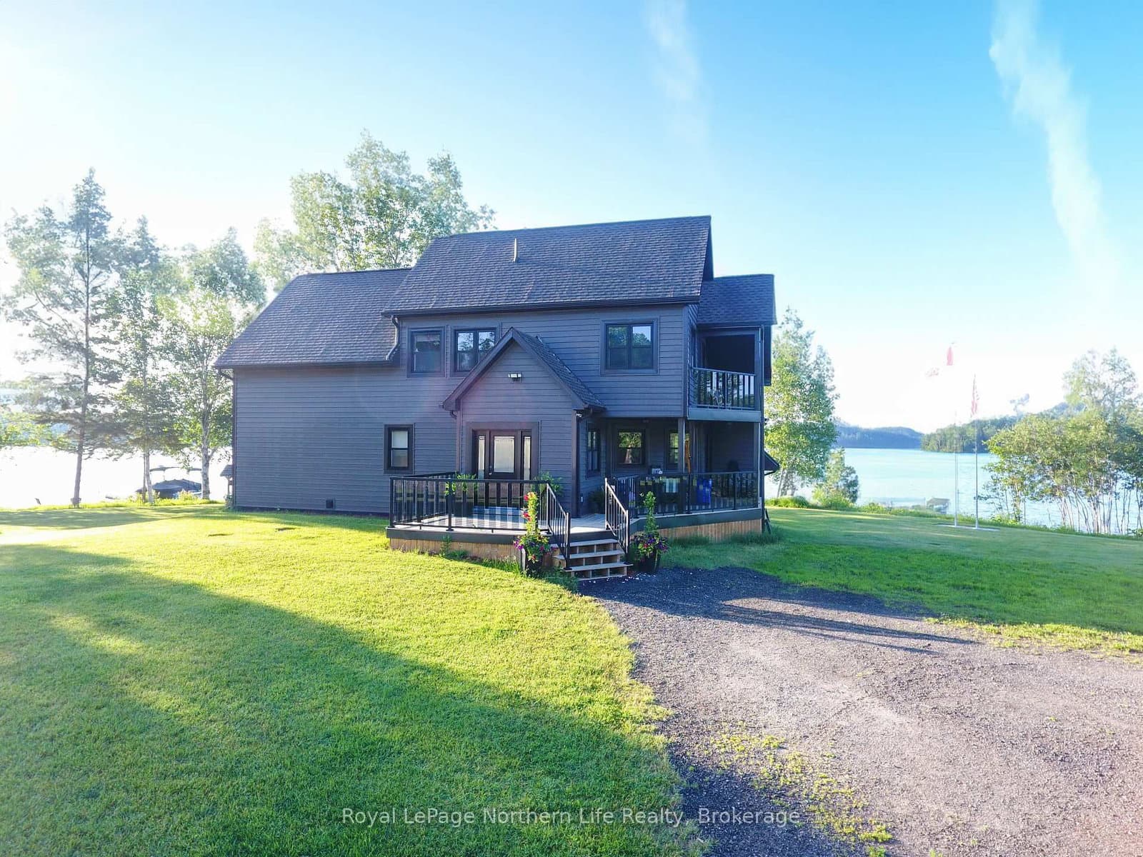 33 WHITE BEAR Court