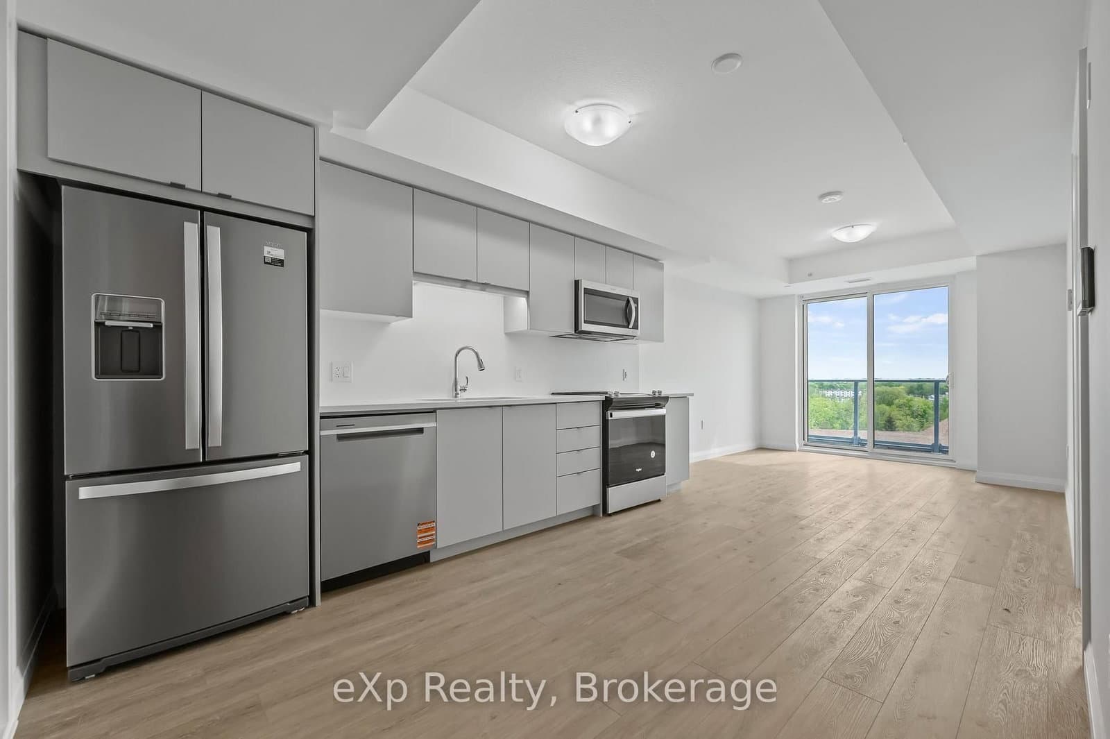 93 Arthur Street S, Unit 606