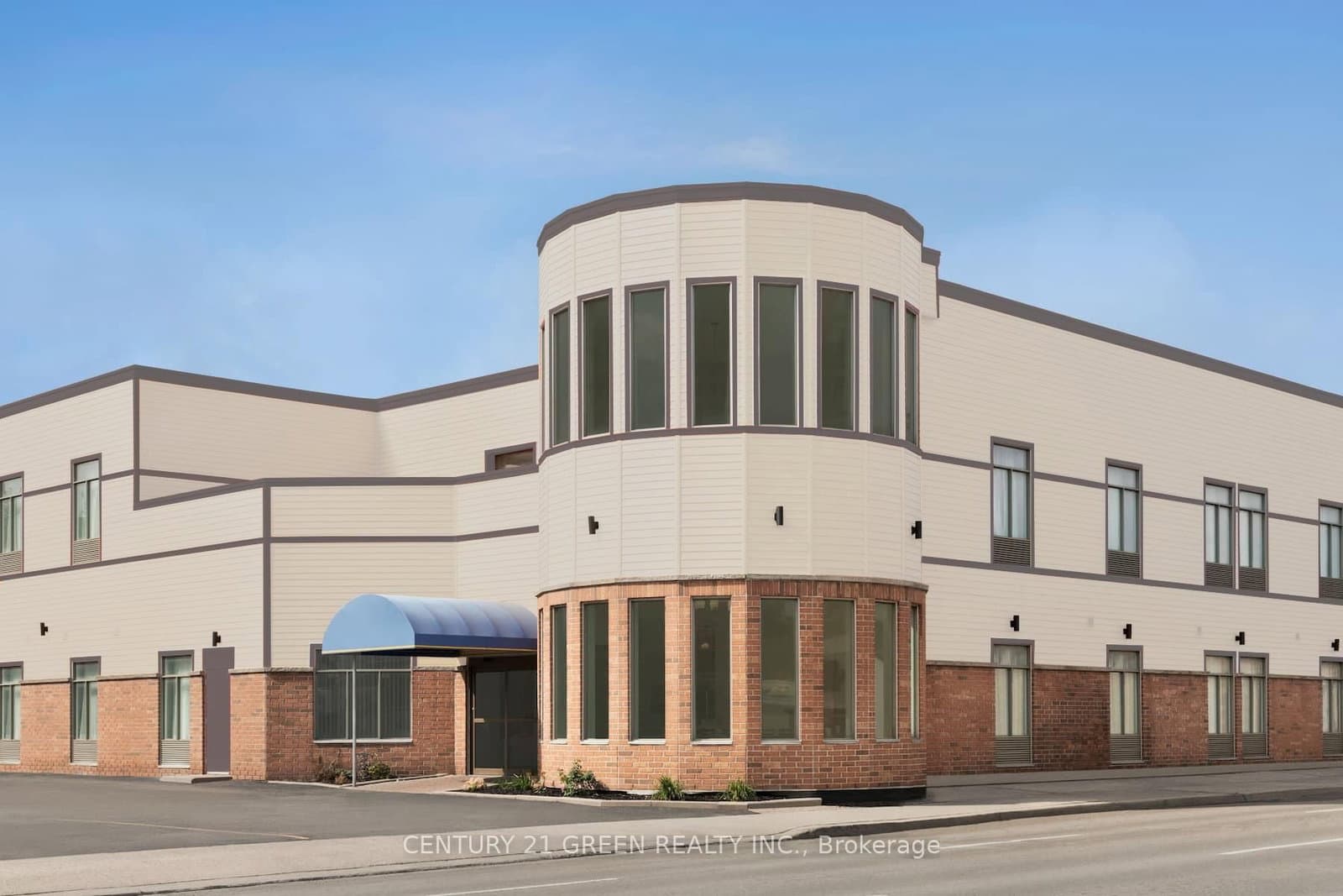 210 Main Street E