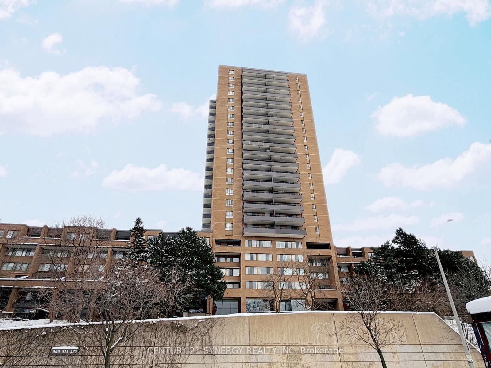 #631 - 515 ST LAURENT Boulevard