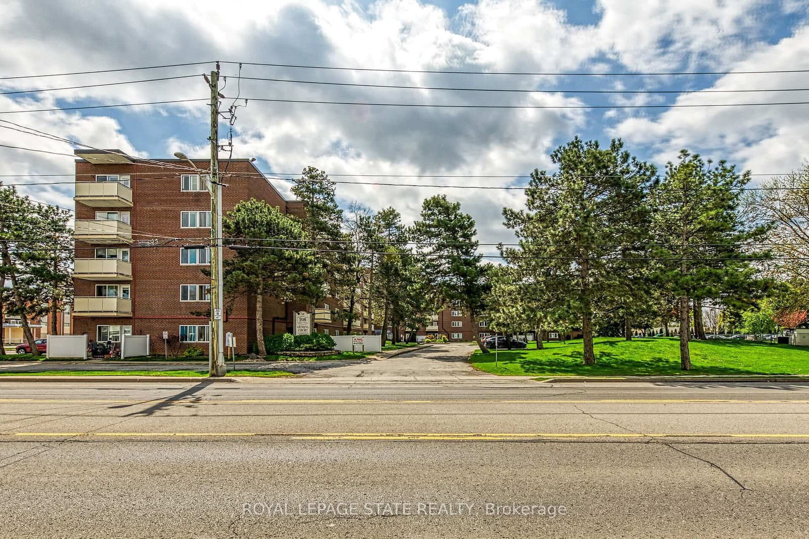 #220 - 198 Scott Street