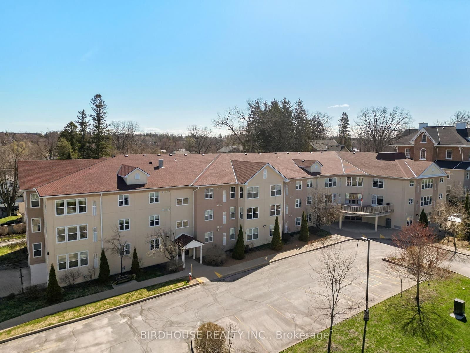 #312 - 8 Huron Street