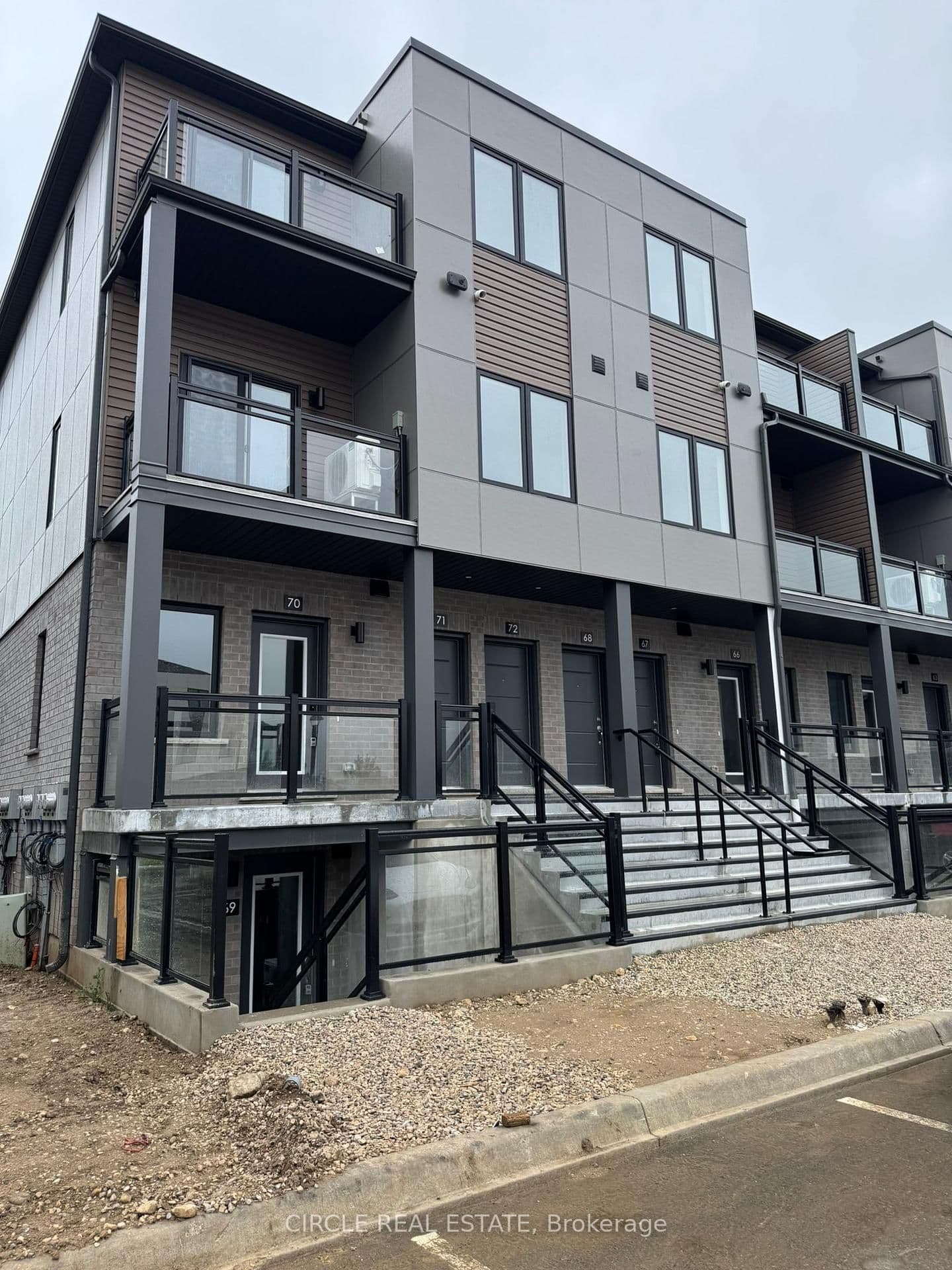 940 St David Street N, Unit 69