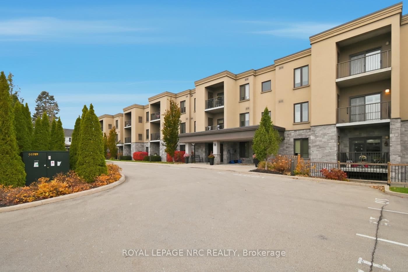 #203 - 16 Sullivan Avenue