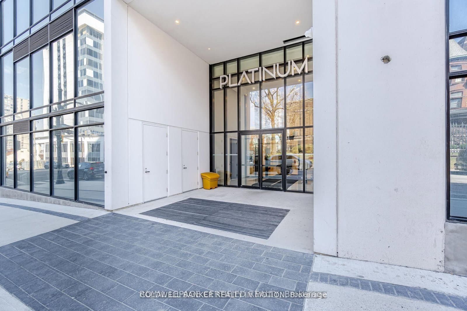 #303 - 15 Queen Street S