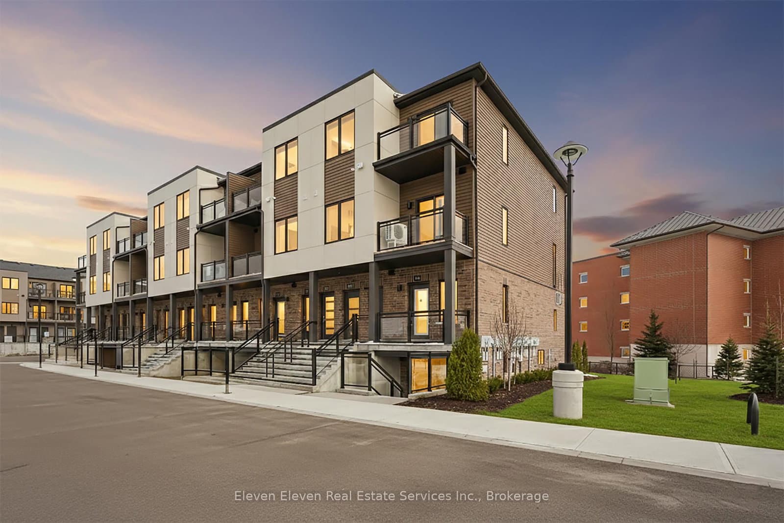 940 St David Street N, Unit 106