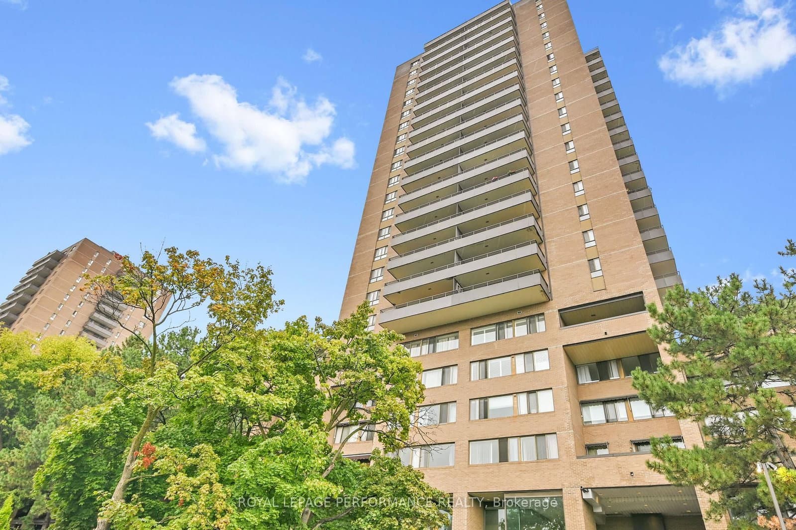 #344 - 515 St Laurent Boulevard