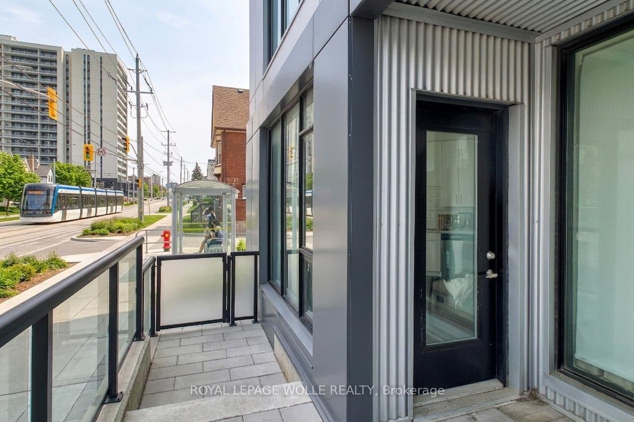 #101 - 690 King Street W