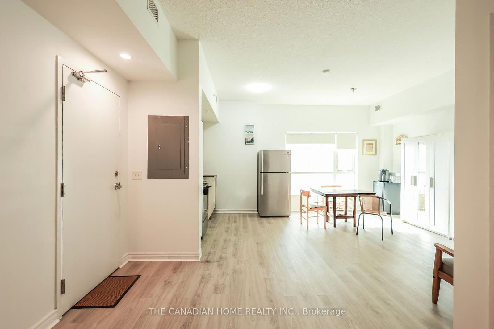 #304 - 160 King Street N