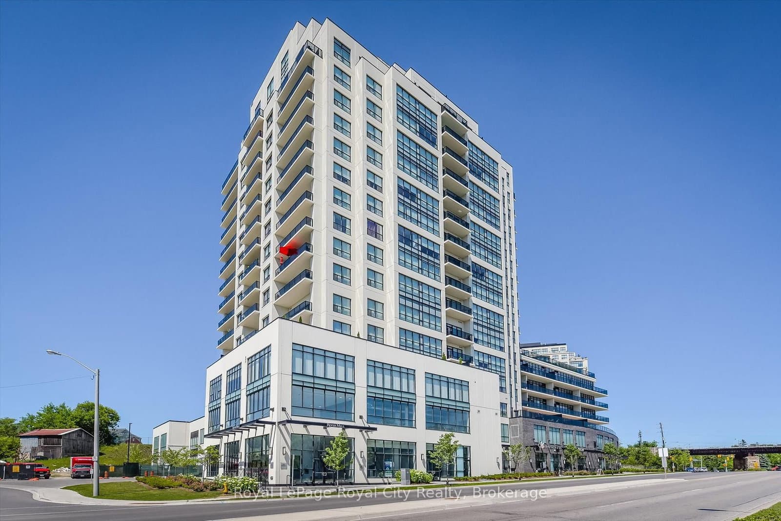 #413 - 150 Wellington Street E