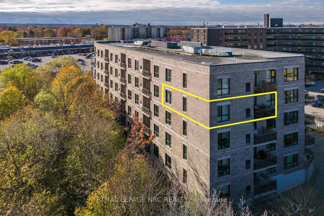 #401 - 379 Scott Street