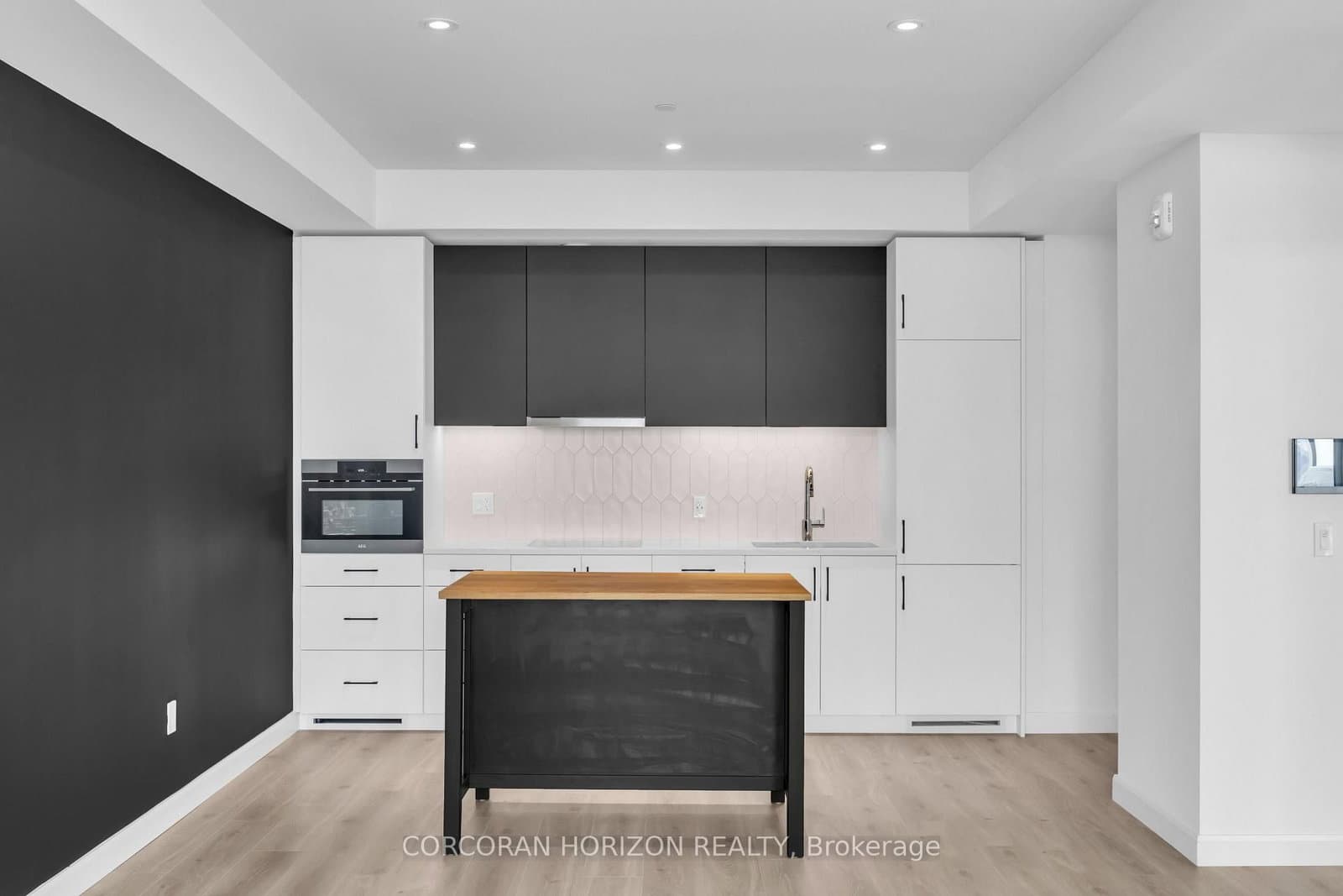 #1708 - 741 King Street W