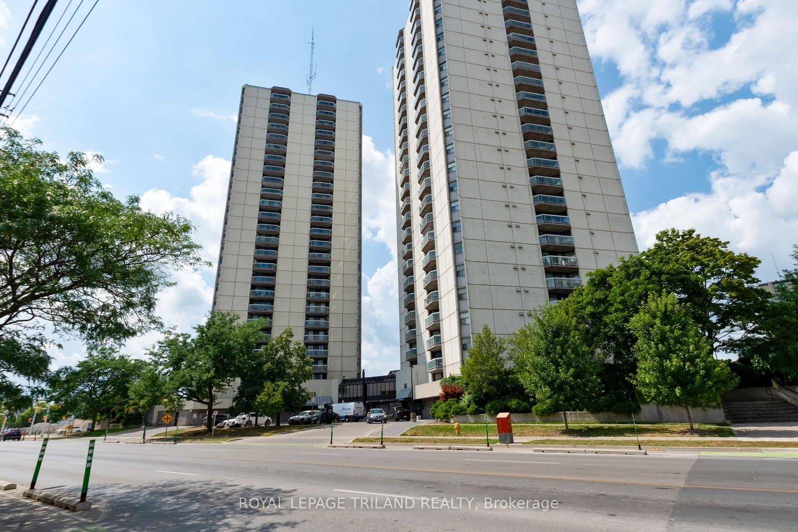 #2703 - 323 Colborne Street