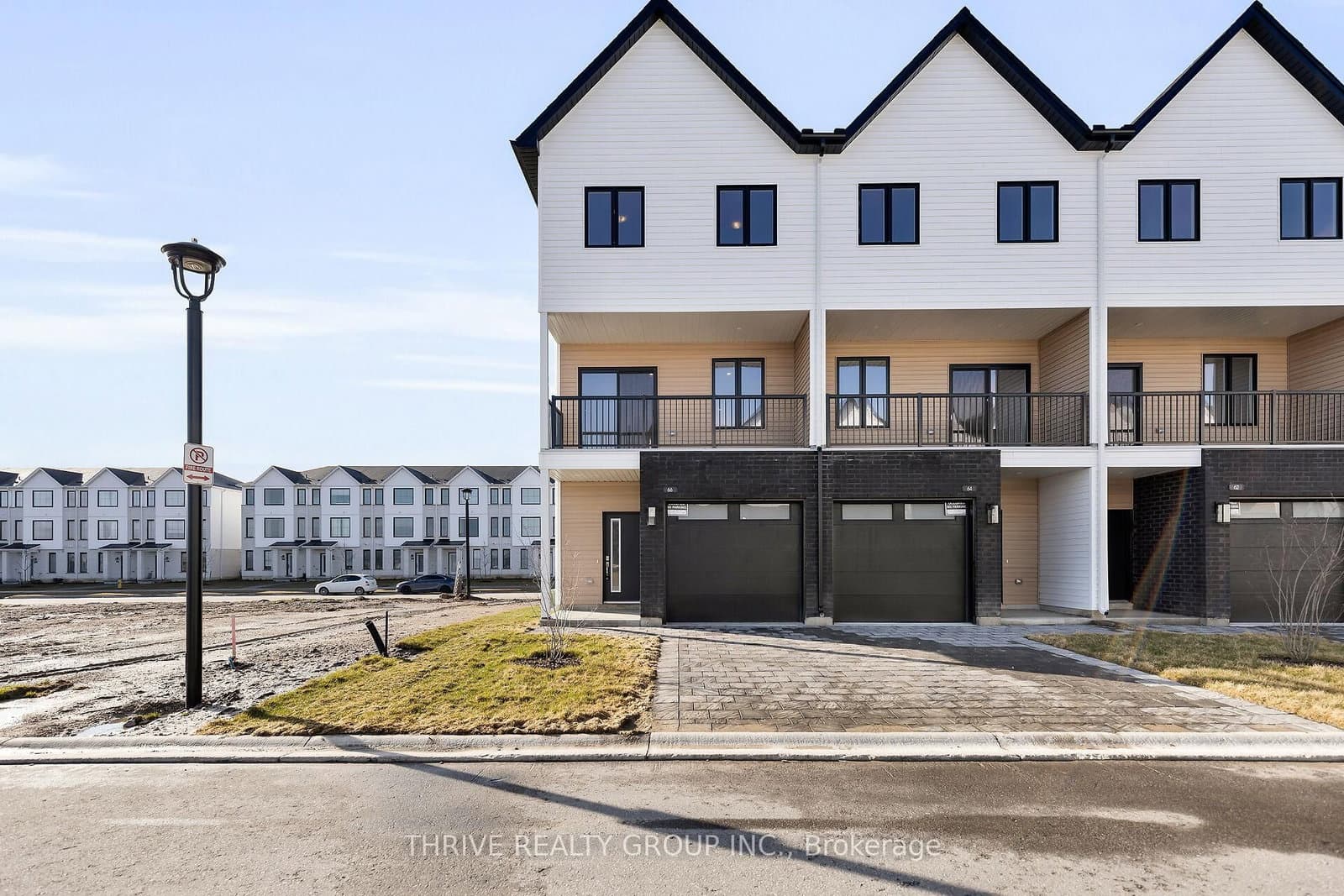 1595 Capri Crescent, Unit 68