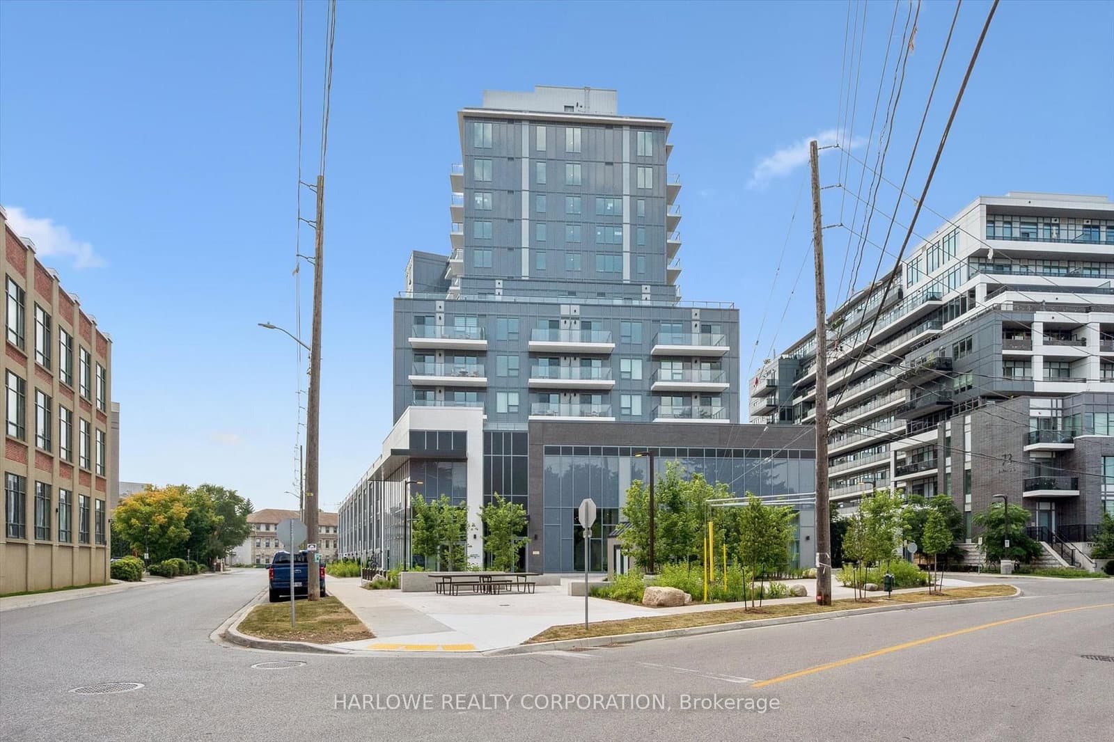 #806 - 93 Arthur Street S