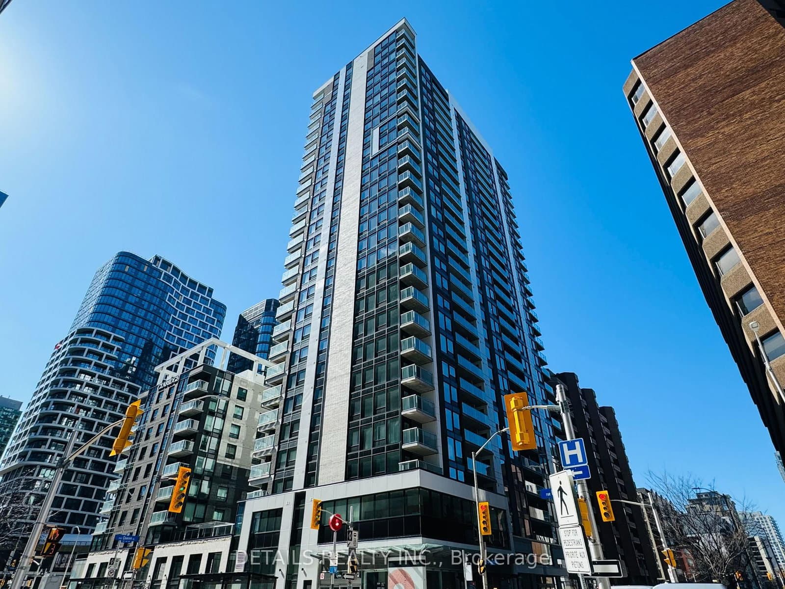 #1008 - 340 Queen Street