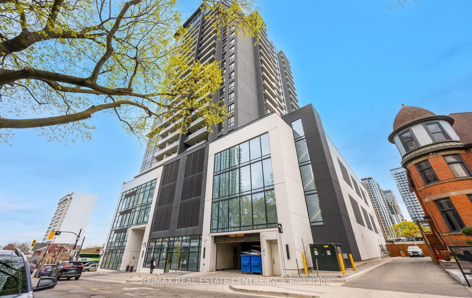 #2008 - 15 Queen Street S