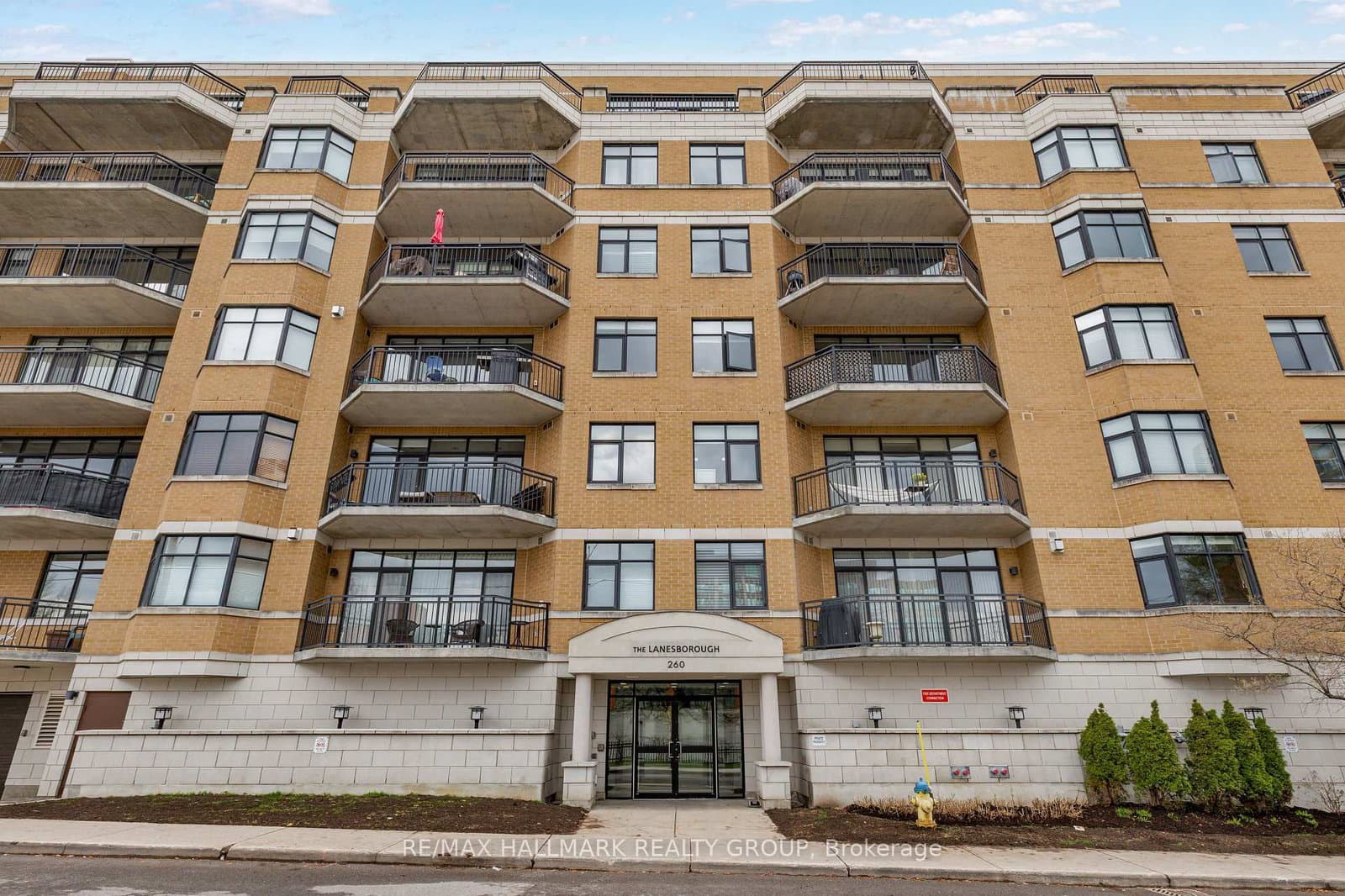 #203 - 260 Besserer Street