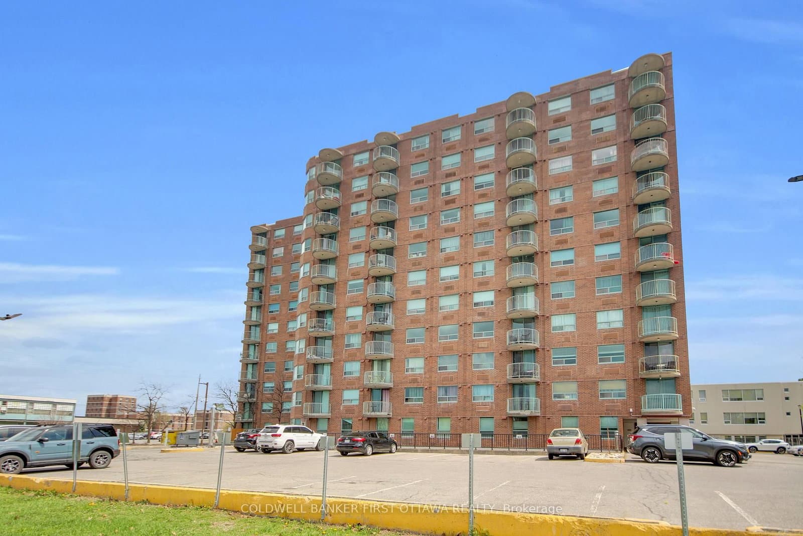 #811 - 1440 Heron Road