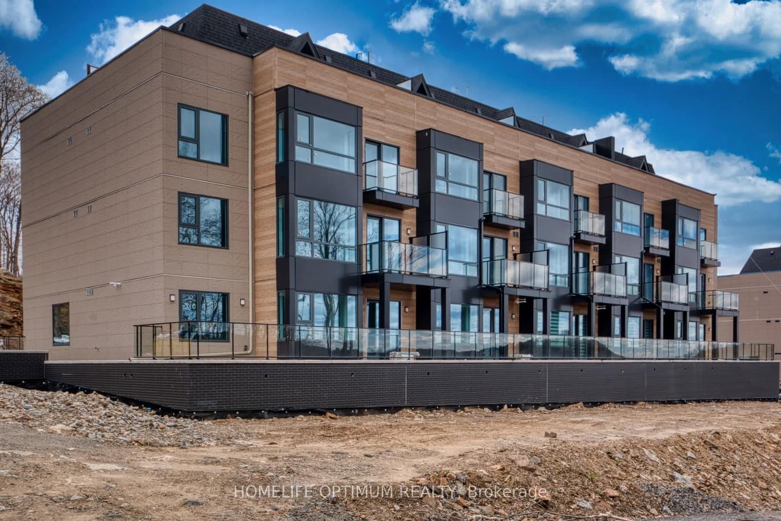 6 Suncrest Lane, Unit 101