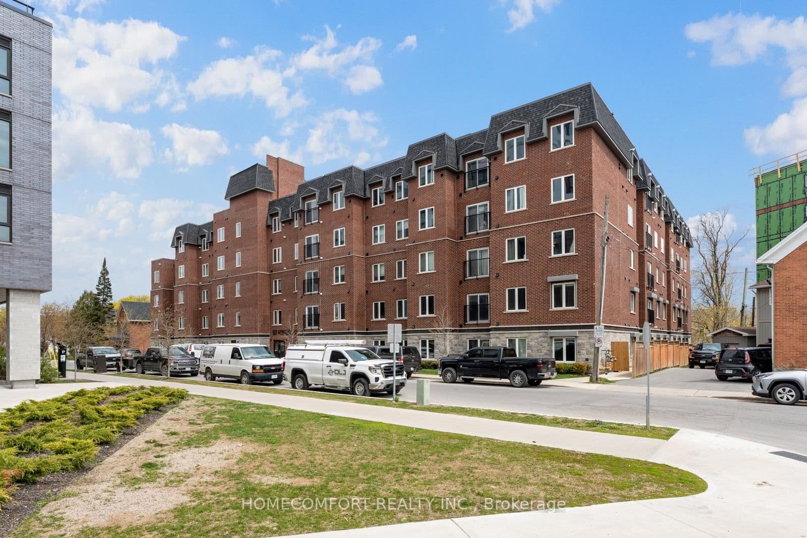 #418 - 501 Frontenac Street